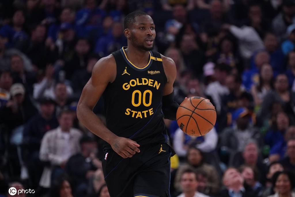 巴特勒组织勇士迷你训练营 全队仅库明加缺席